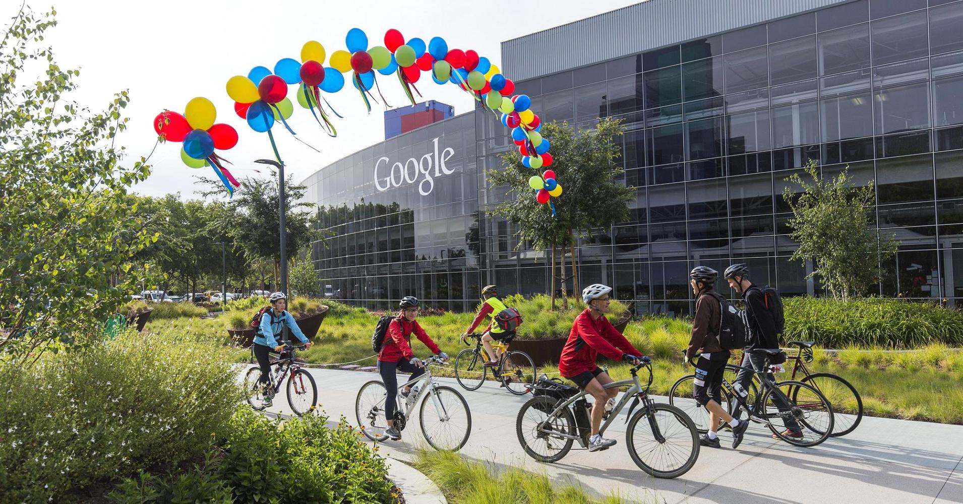 google-employees-arriving-after-bicycling